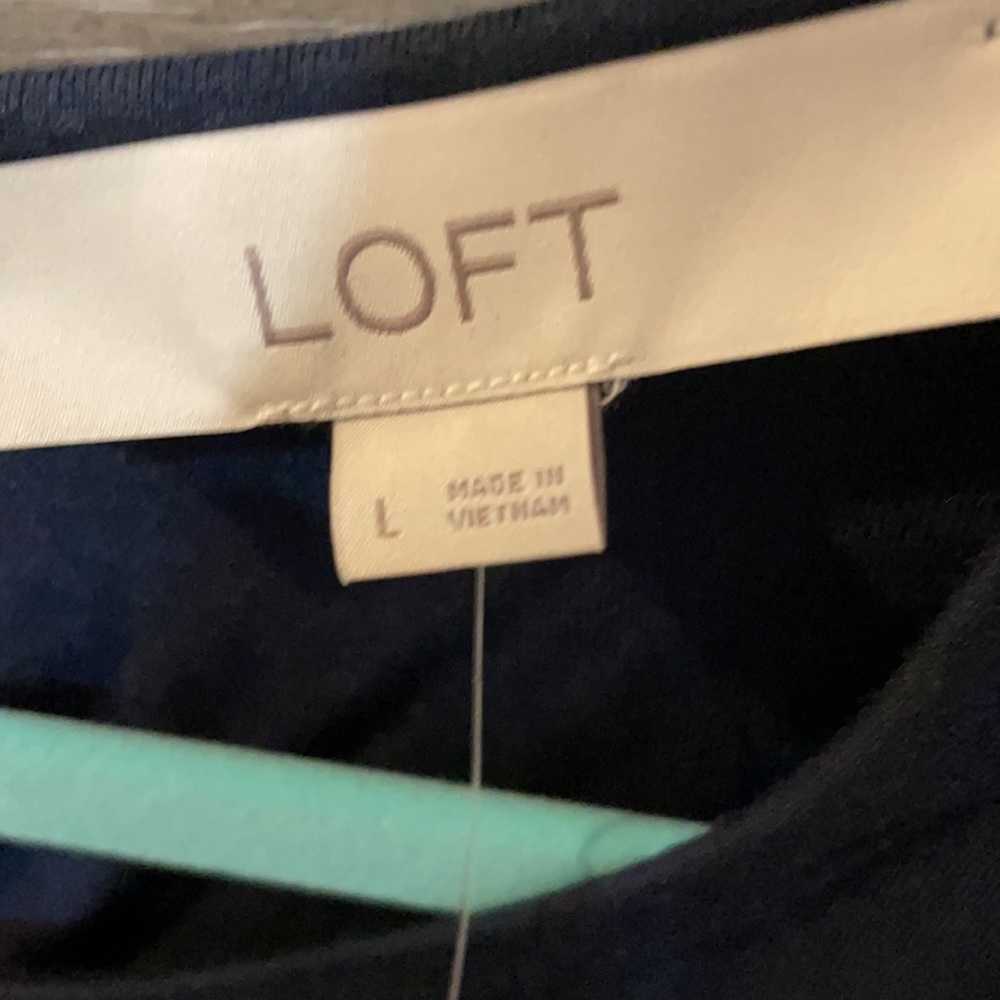 NWT LOFT TOP - Picture 4 of 5